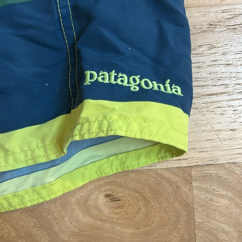 Patagonia men’s swim trunk size 31 - flaw! Read more - Picture 2 of 4